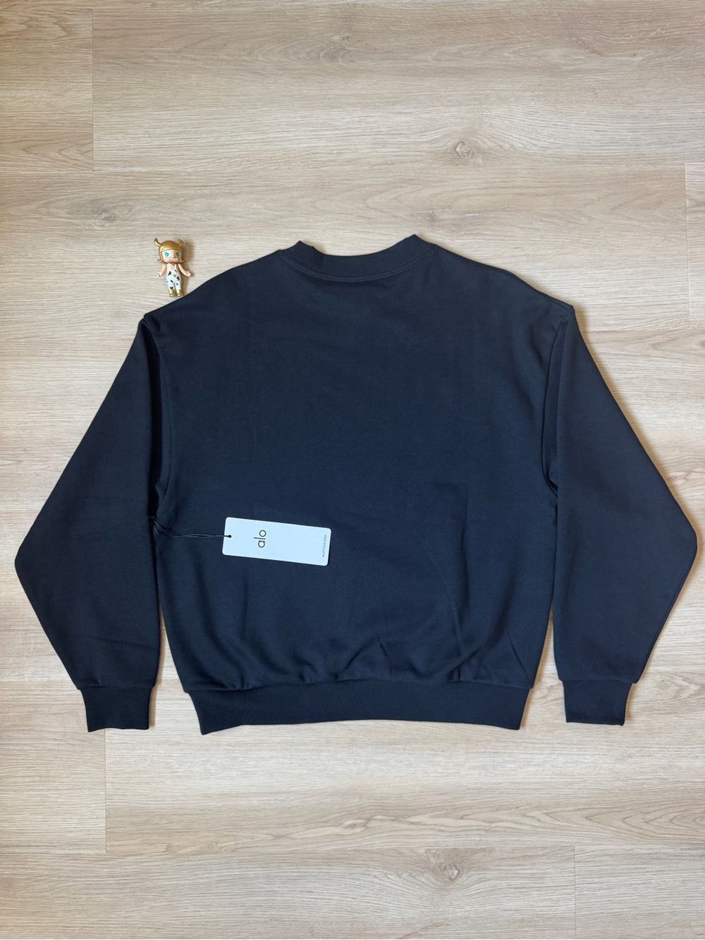 ALO Yoga Accolade Black Crewneck Sweatshirt - Picture 2 of 5